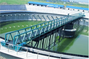 周边传动刮吸泥机