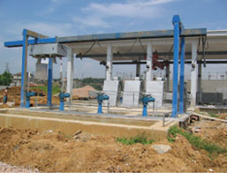 YLZ型悬挂式移动液压抓斗清污机